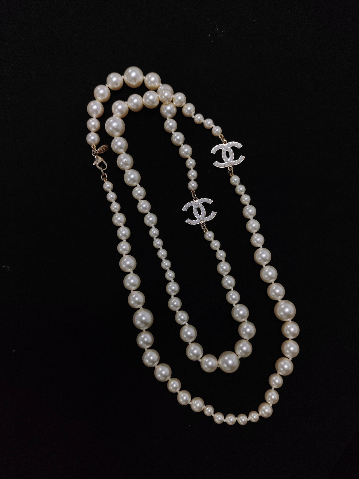 Chanel - Other - Gold-tone metal components with imitation pearl beads. - White