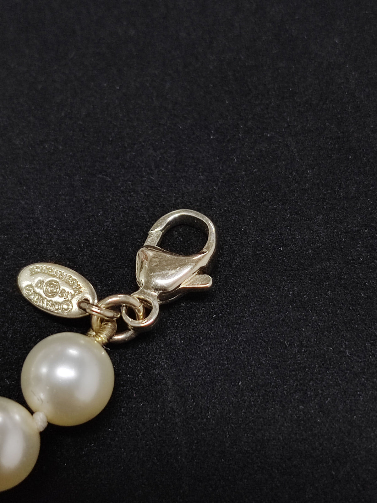 Chanel - Other - Gold-tone metal components with imitation pearl beads. - White