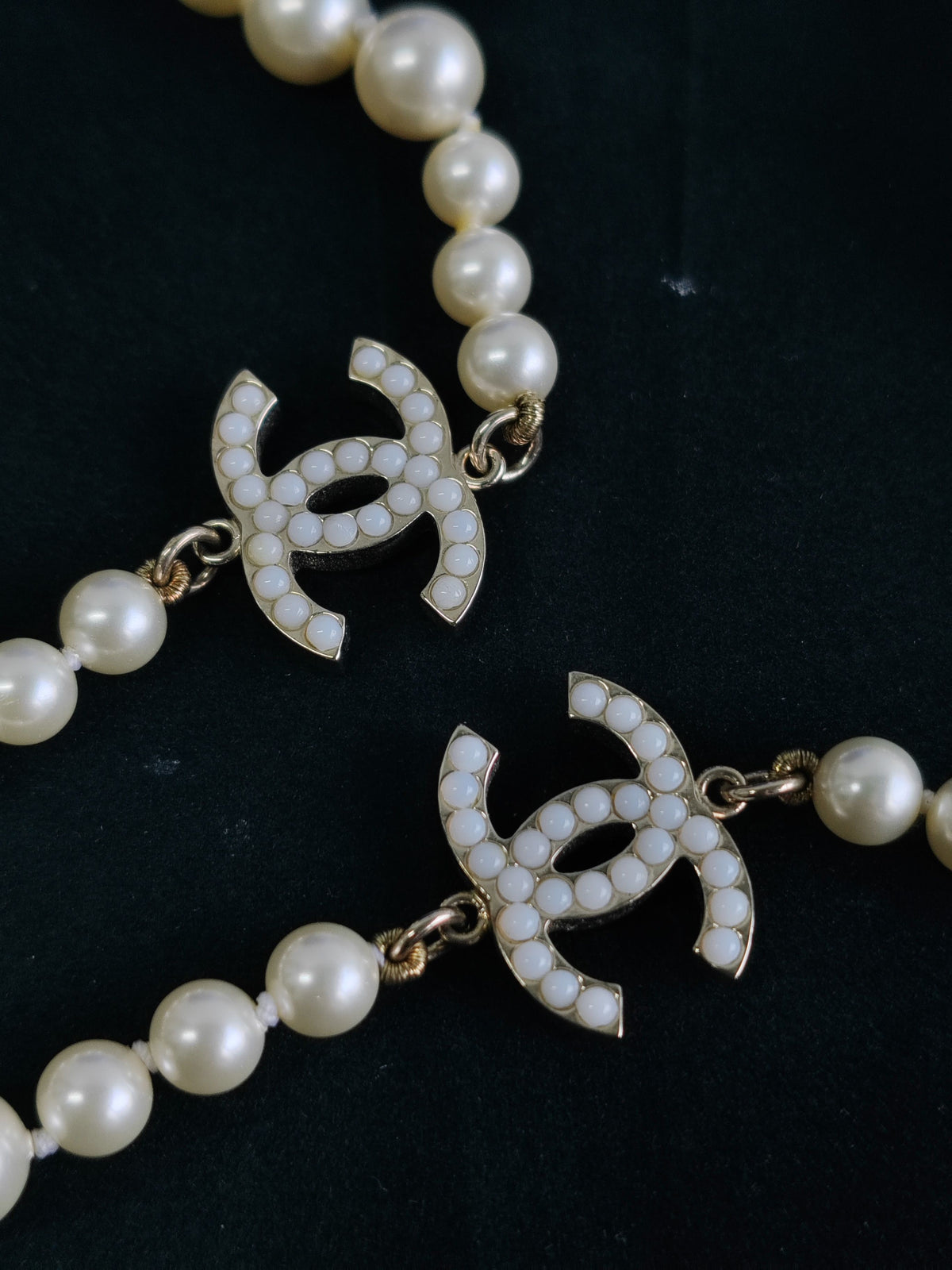 Chanel - Other - Gold-tone metal components with imitation pearl beads. - White