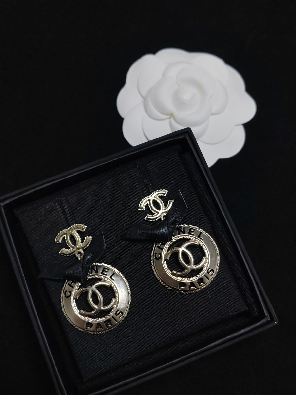 Chanel - Other - Gold-tone metal; exact alloy unspecified - Gold