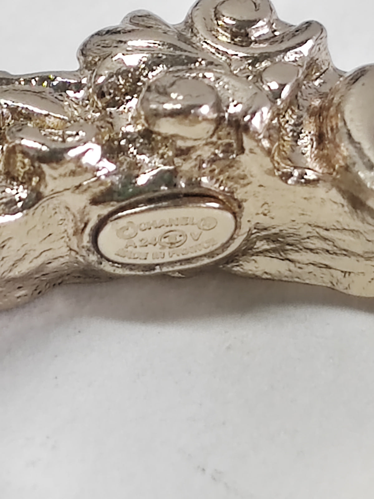 Chanel - Other - Gold-tone metal; exact alloy unspecified. - Gold