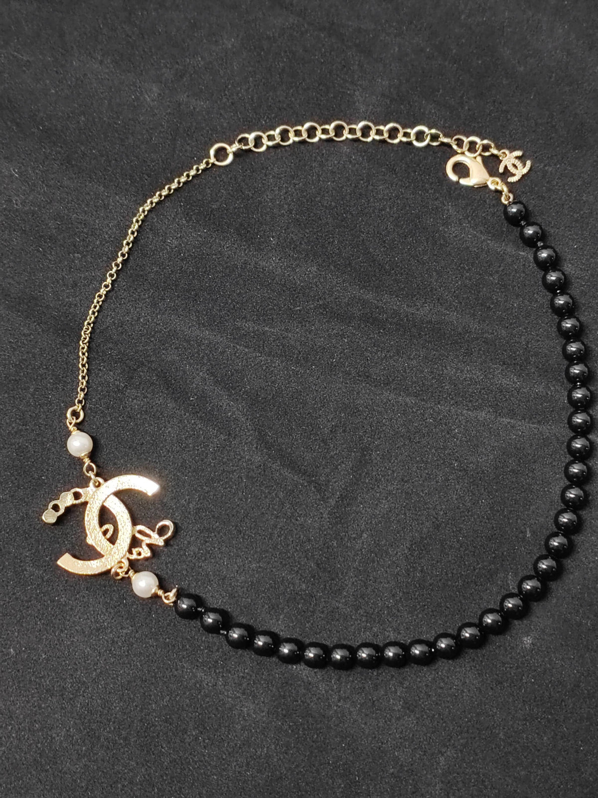 Chanel - Other - Gold-tone metal, imitation pearls and rhinestone accents - Multicolour