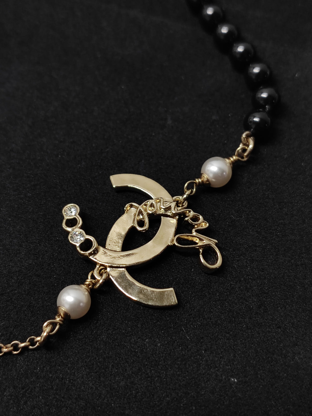 Chanel - Other - Gold-tone metal, imitation pearls and rhinestone accents - Multicolour