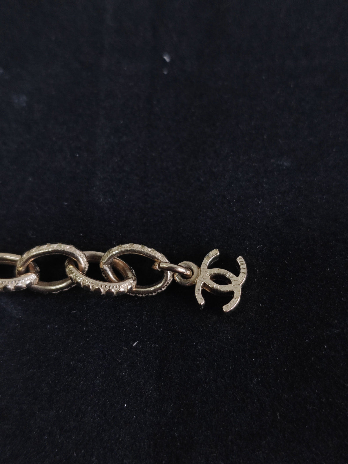 Chanel - Other - Gold-tone metal, imitation pearls and textile cord - White