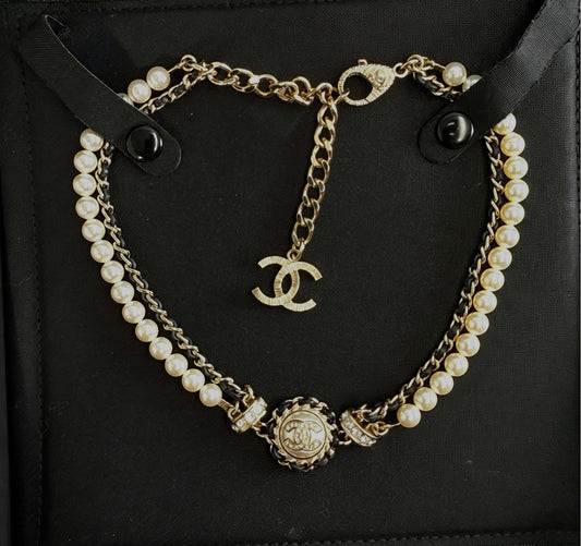 Chanel - Other - Gold-tone metal, imitation pearls, crystal details, and leather - Gold
