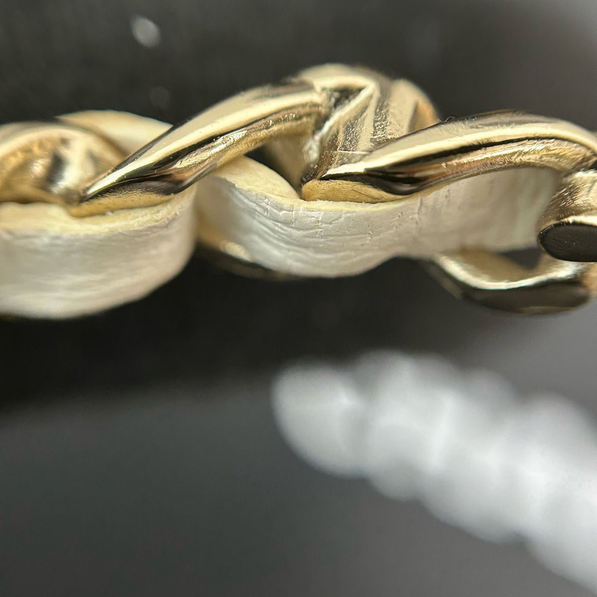 Chanel - Other - Gold-tone metal, lambskin leather and imitation pearls. - Beige - (Medium)