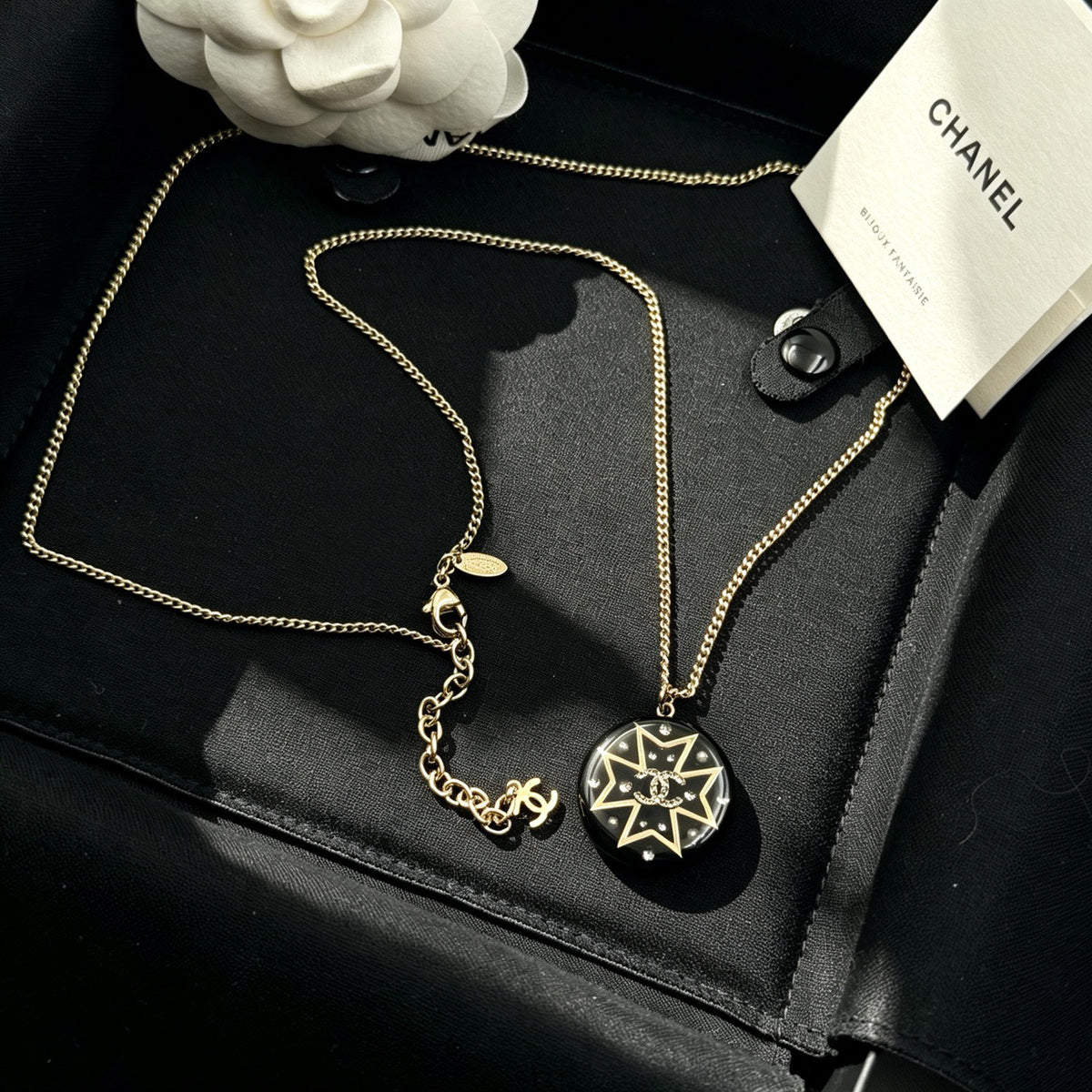 Chanel - Other - Gold-tone metal necklace with a black round pendant, crystal-like embellishments and pearl-like accents - Multicolour - (33+5 cm)