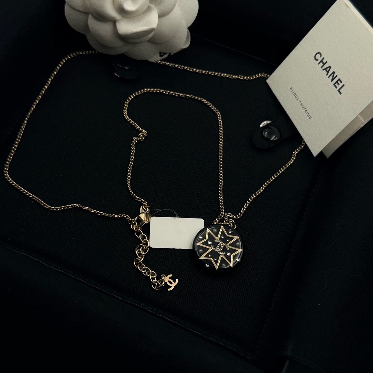 Chanel - Other - Gold-tone metal necklace with a black round pendant, crystal-like embellishments and pearl-like accents - Multicolour - (33+5 cm)