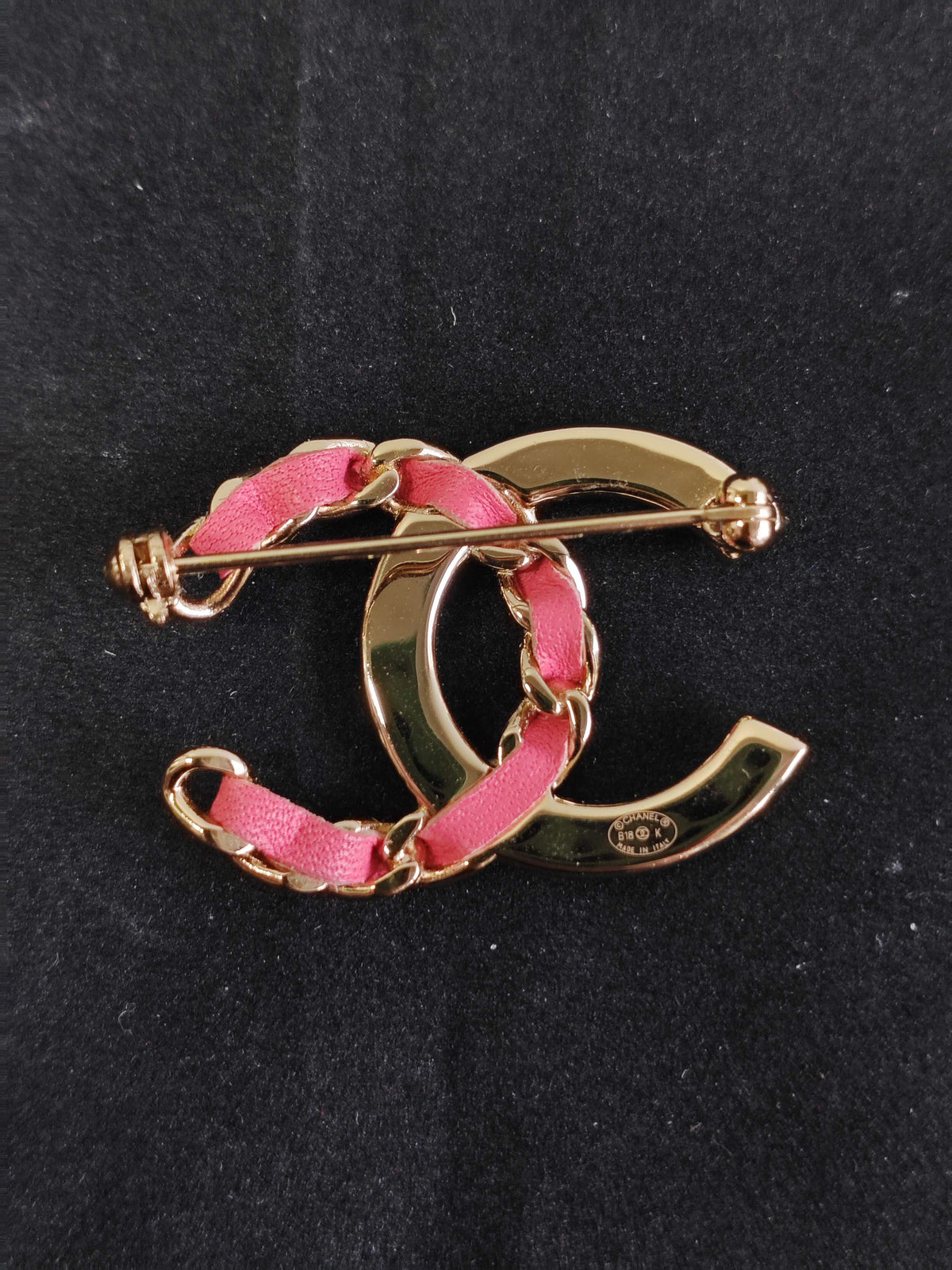 Chanel - Other - Gold-tone metal, rhinestones and pink leather details. - Pink