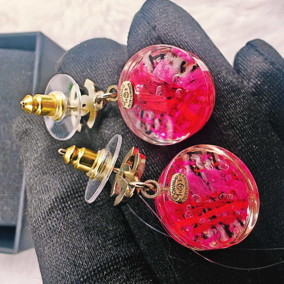 Chanel - Other - Gold-tone metal with acrylic resin elements - Multicolour