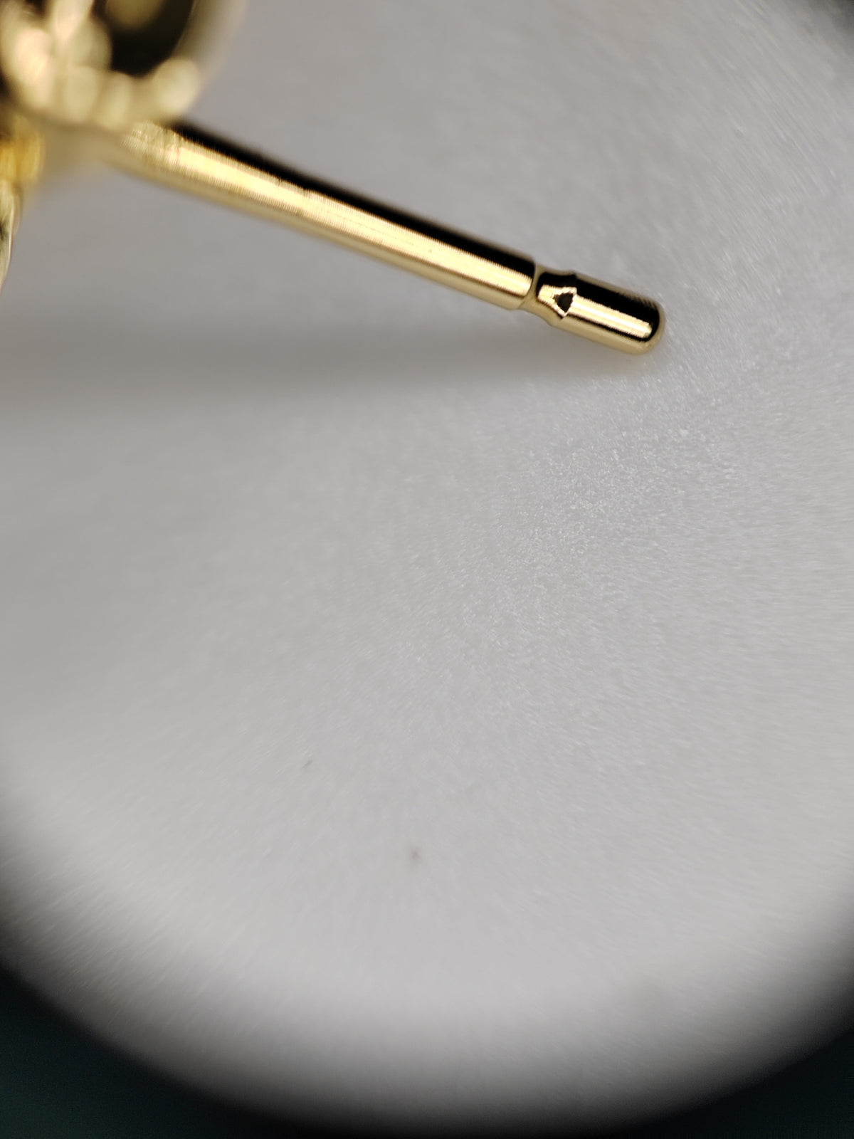 Chanel - Other - Gold-tone metal with black enamel accents - Gold