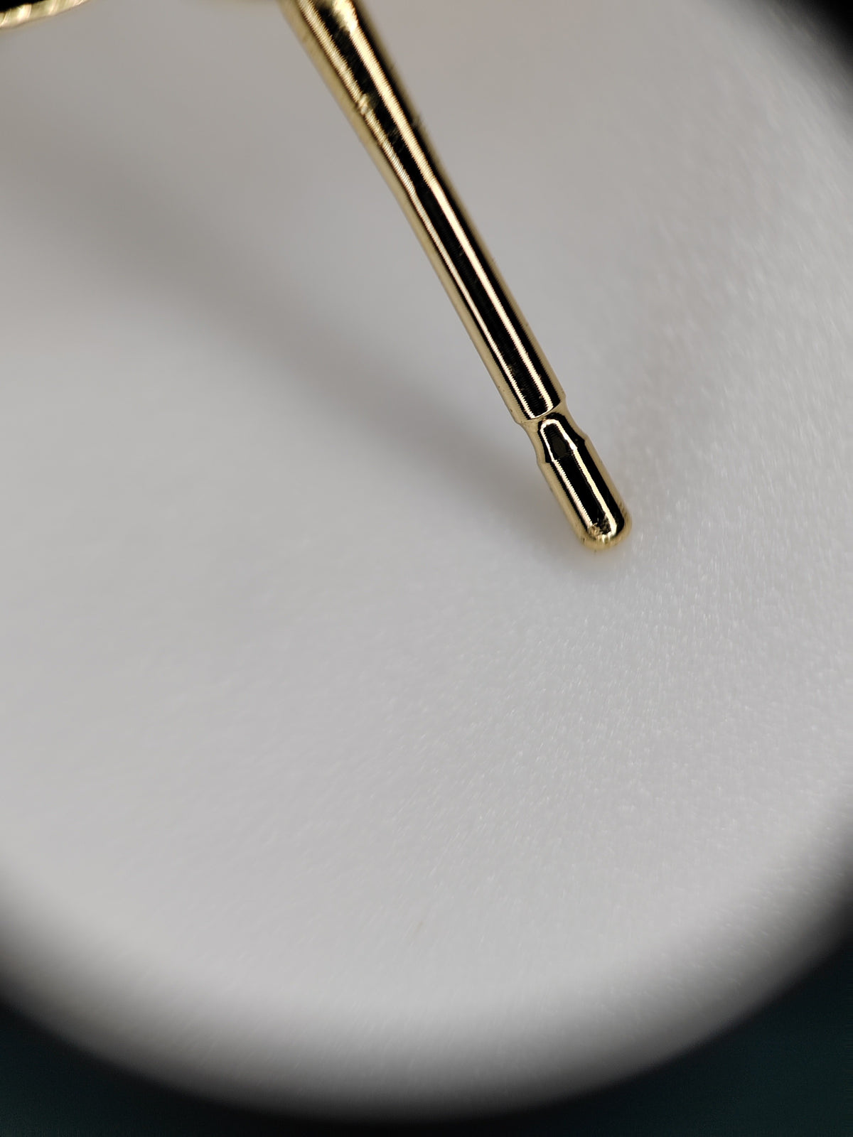 Chanel - Other - Gold-tone metal with black enamel accents - Gold