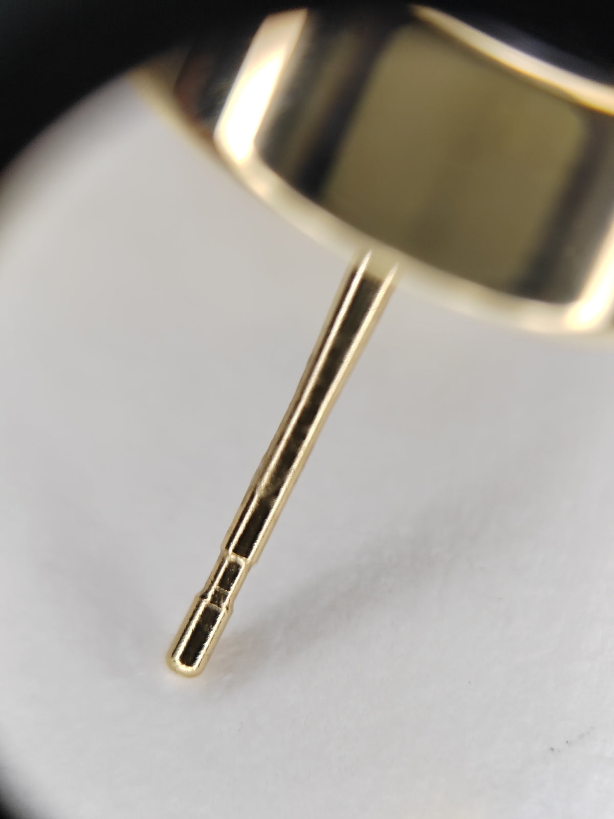 Chanel - Other - Gold-tone metal with black enamel detailing - Multicolour