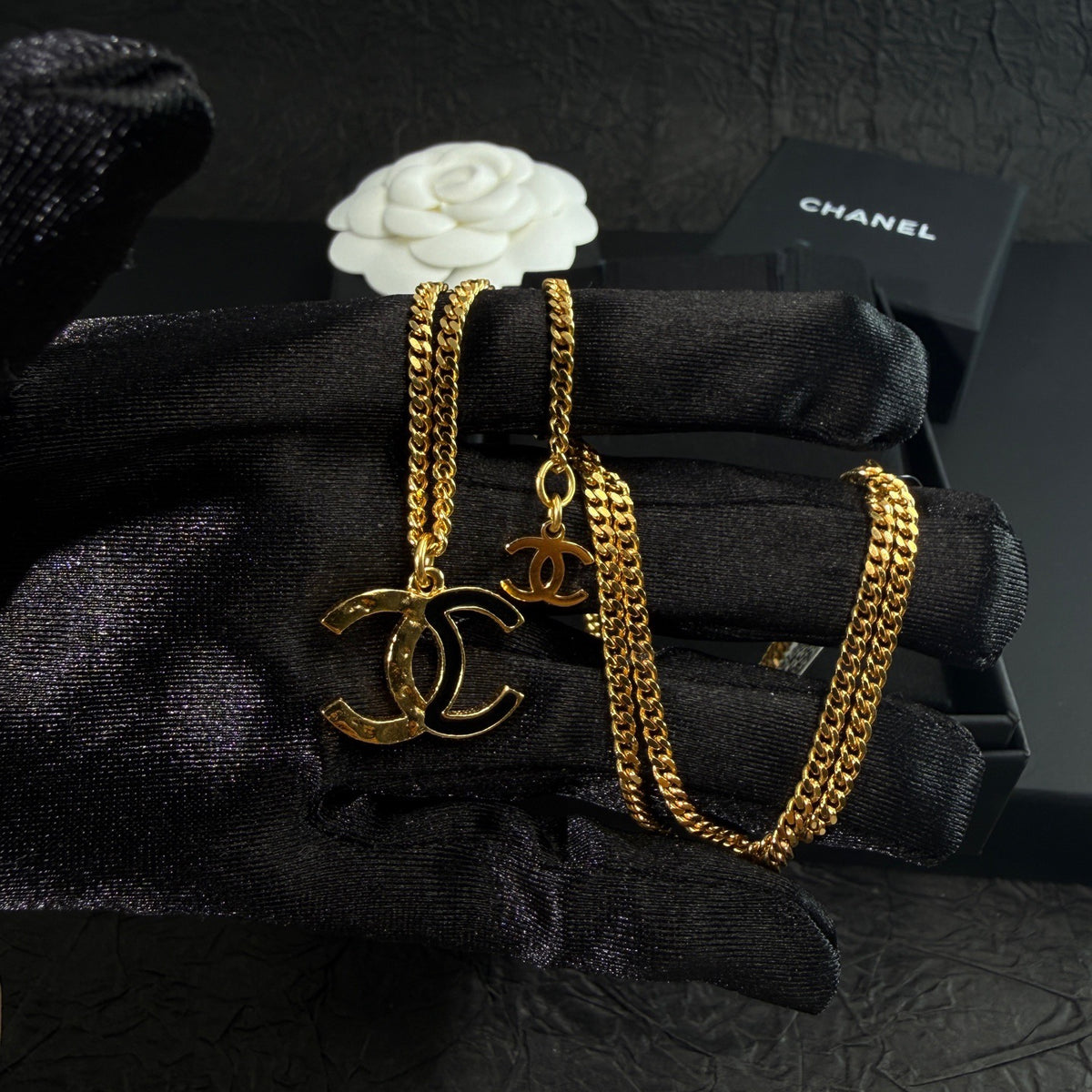 Chanel - Other - Gold-tone metal with black enamel. - Multicolour
