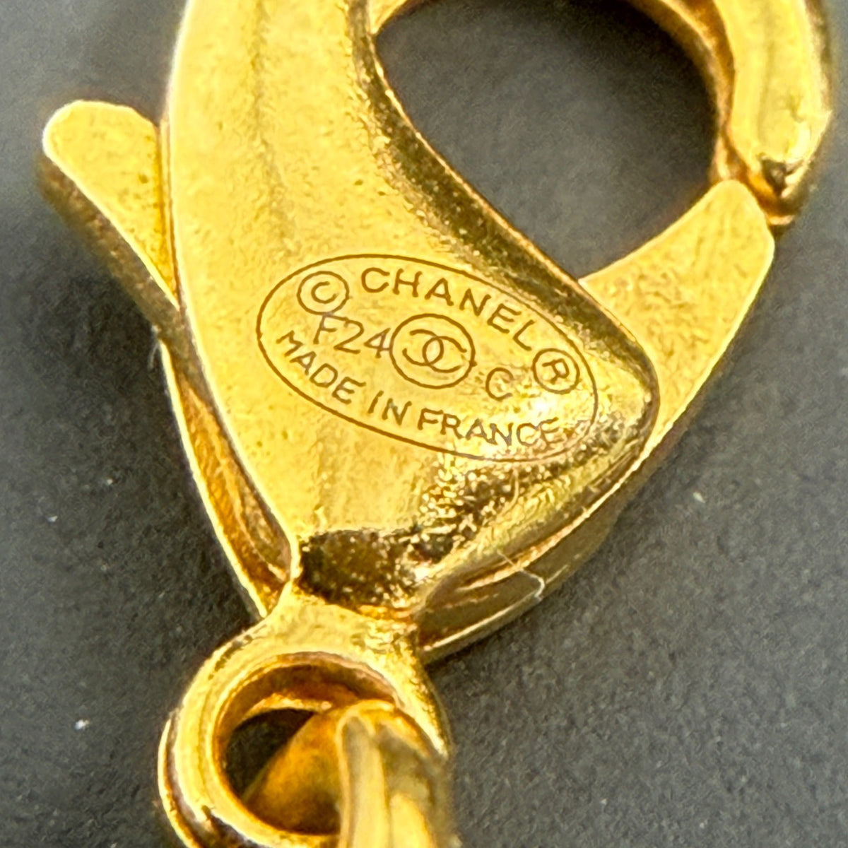 Chanel - Other - Gold-tone metal with black enamel. - Multicolour