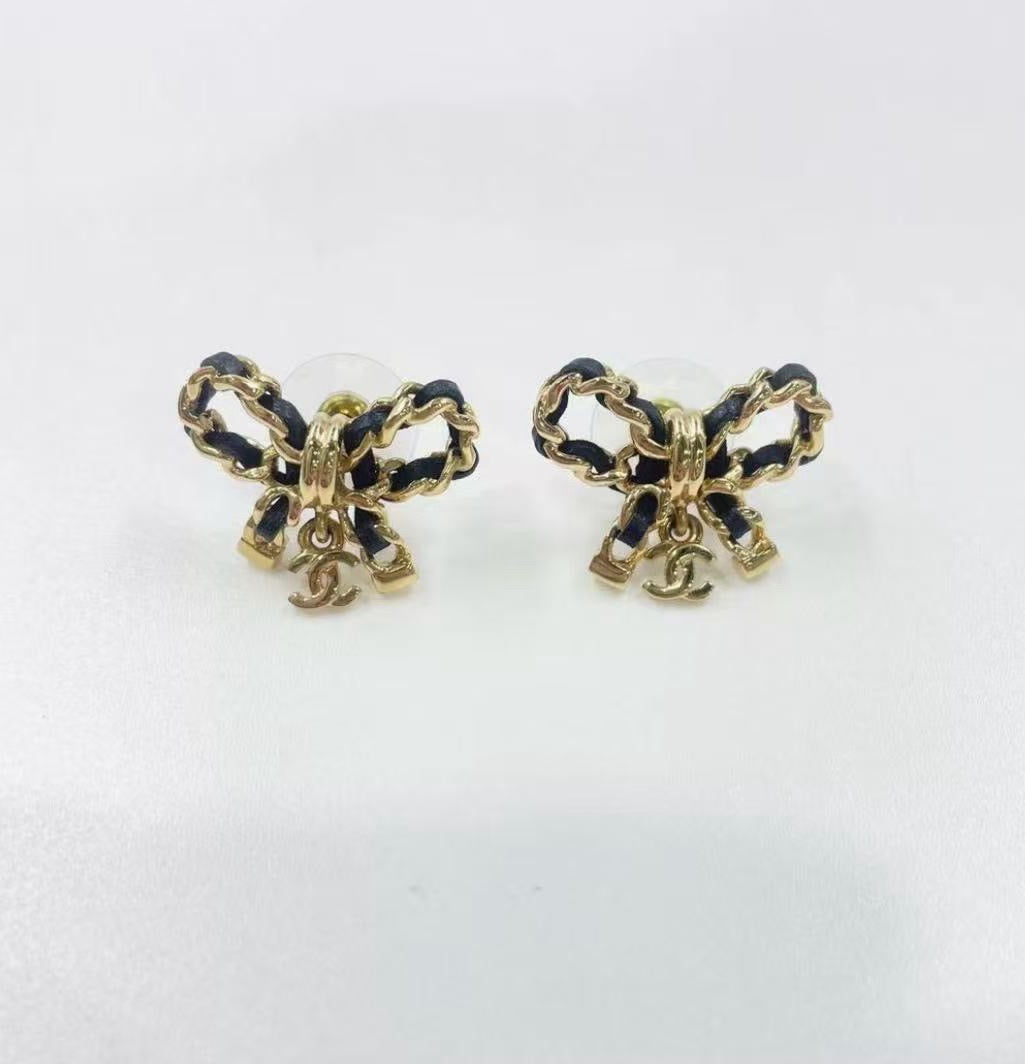 Chanel - Other - Gold-tone metal with black leather detailing - Multicolour