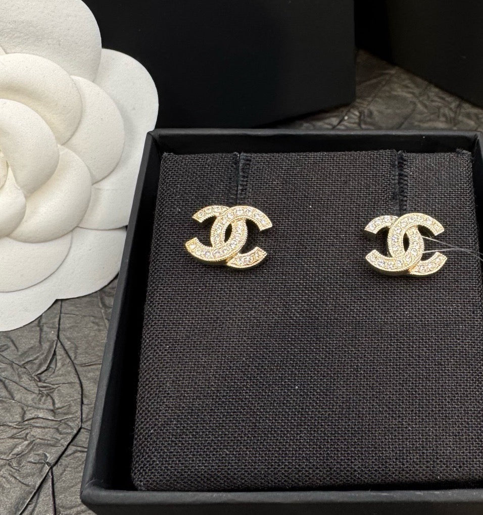 Chanel - Other - Gold-tone metal with clear crystal embellishments - Gold