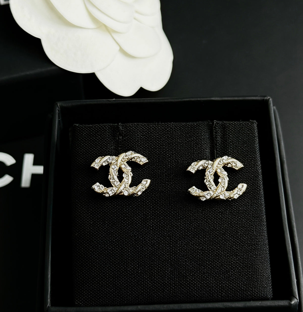 Chanel - Other - Gold-tone metal with clear crystal embellishments - Gold