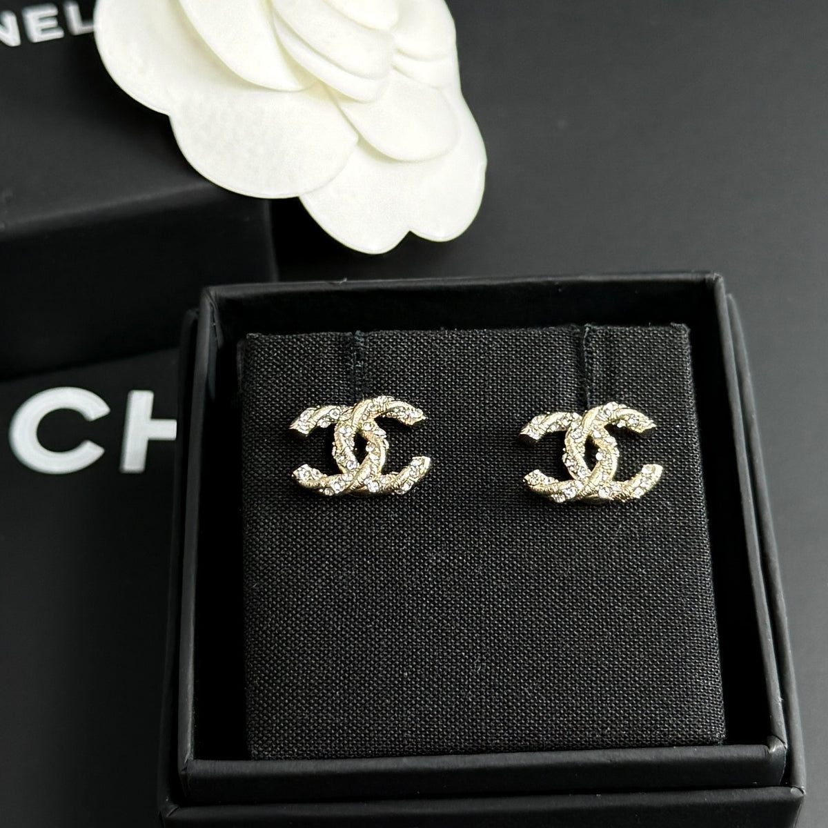 Chanel - Other - Gold-tone metal with clear crystal embellishments - Gold