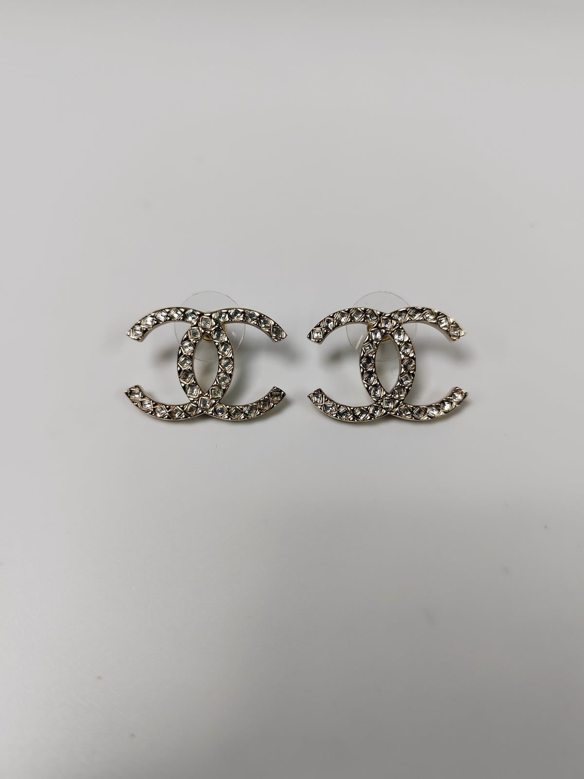 Chanel - Other - Gold-tone metal with clear crystal embellishments - Gold