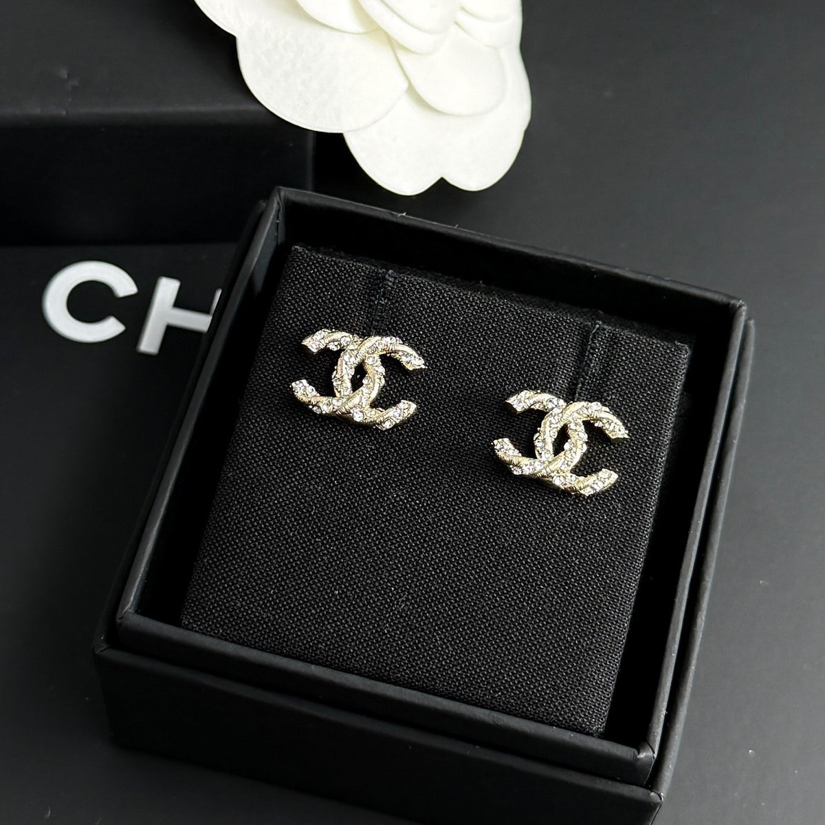Chanel - Other - Gold-tone metal with clear crystal embellishments - Gold
