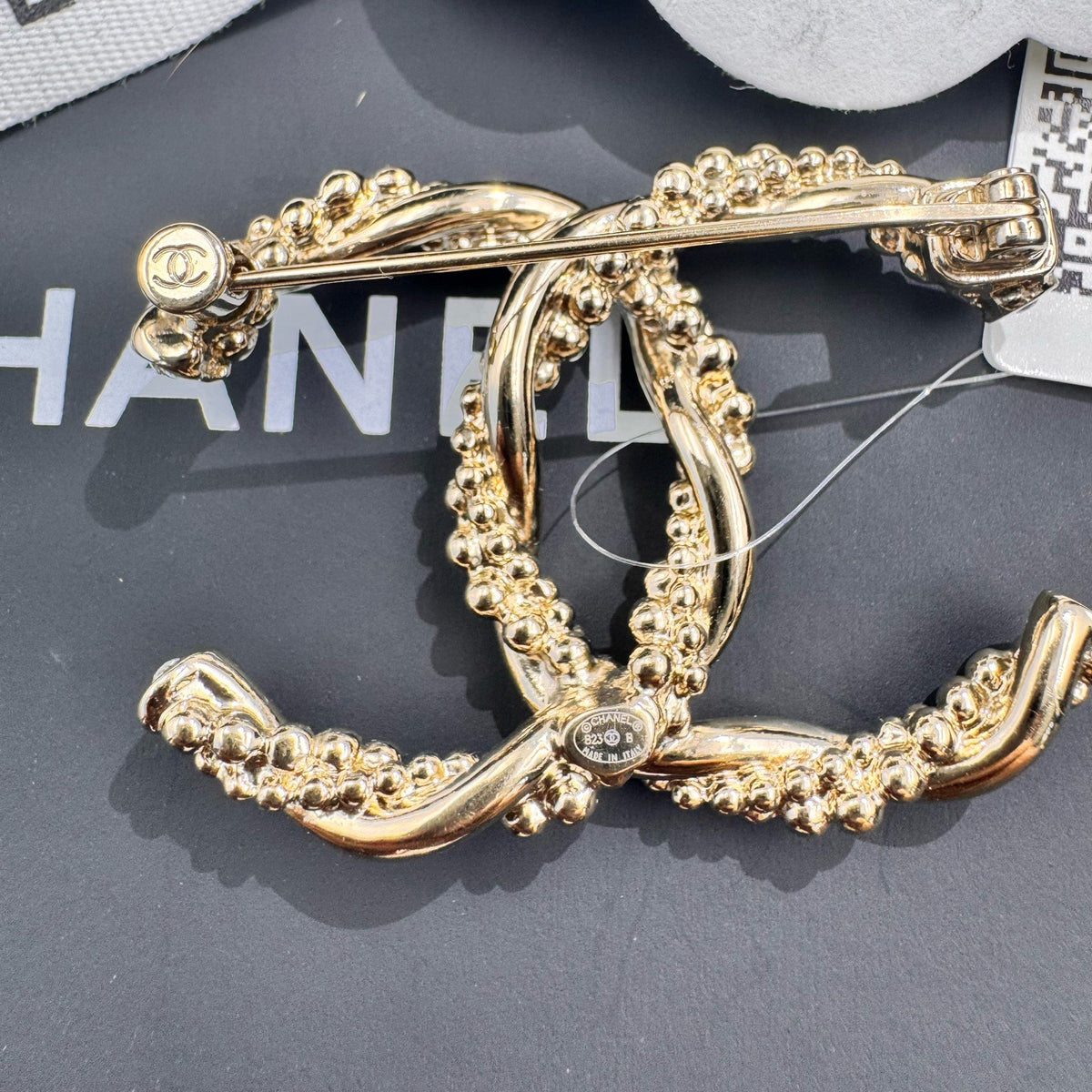 Chanel - Other - Gold-tone metal with clear crystal embellishments - Gold