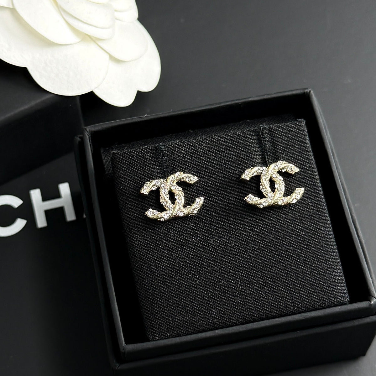 Chanel - Other - Gold-tone metal with clear crystal embellishments - Gold