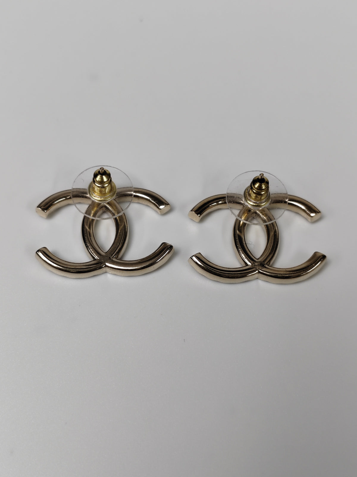 Chanel - Other - Gold-tone metal with clear crystal embellishments - Gold