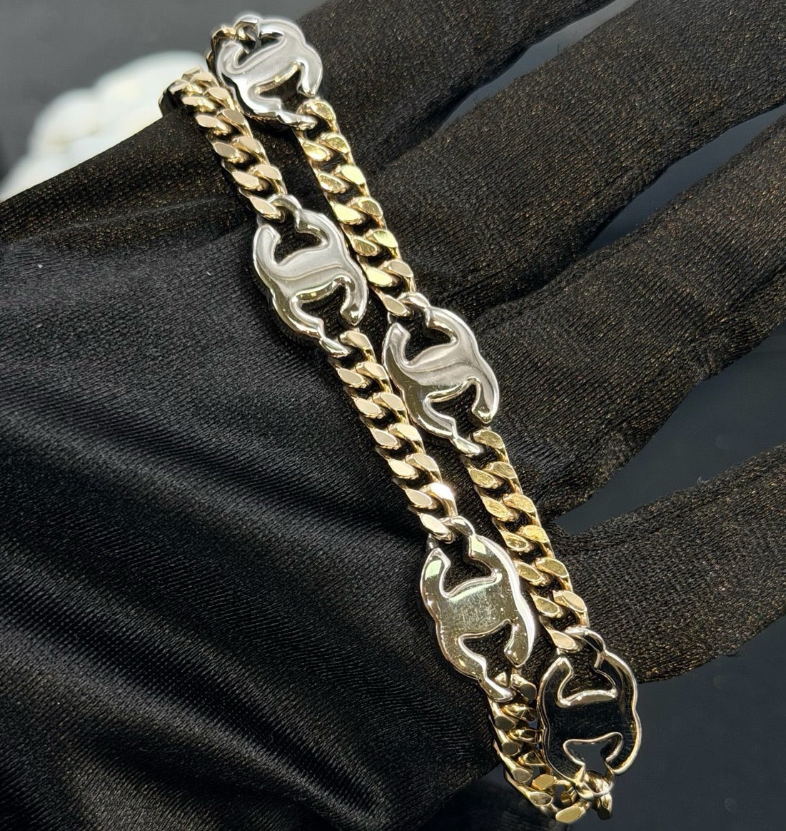 Chanel - Other - Gold-tone metal with clear crystal embellishments - Gold