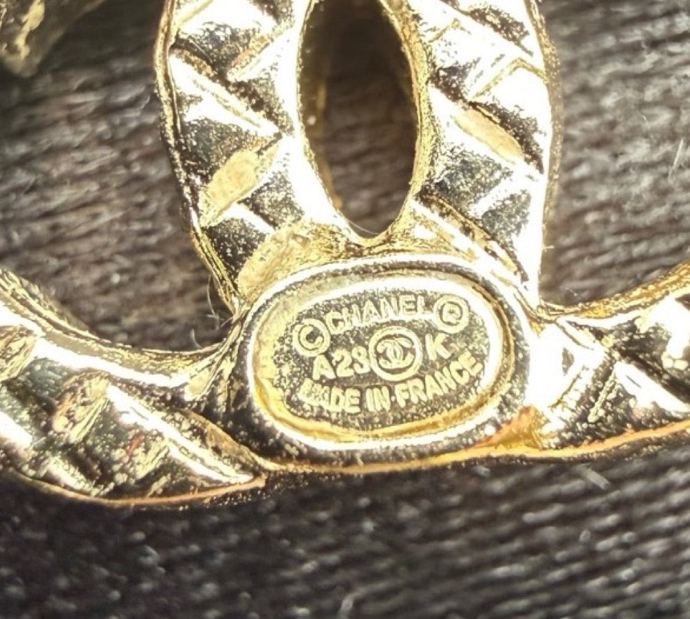Chanel - Other - Gold-tone metal with clear crystal embellishments - Gold