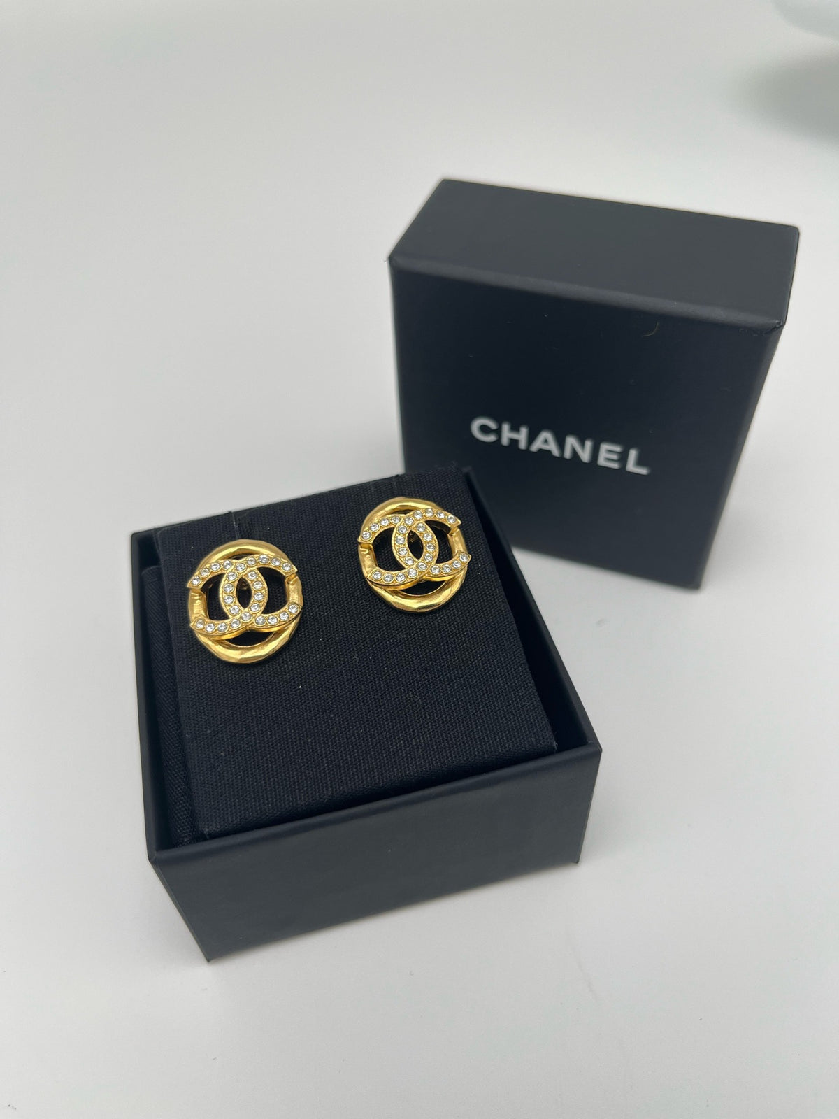 Chanel - Other - Gold-tone metal with clear crystal embellishments - Gold - (One size)