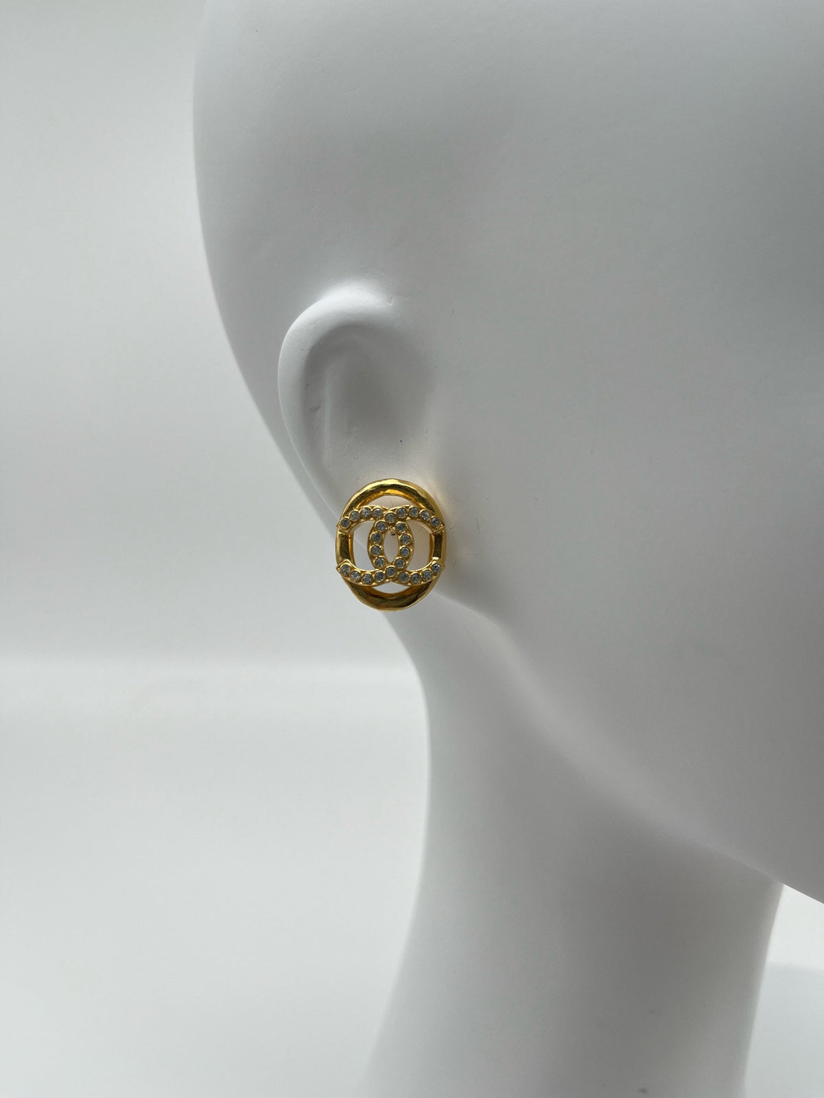 Chanel - Other - Gold-tone metal with clear crystal embellishments - Gold - (One size)
