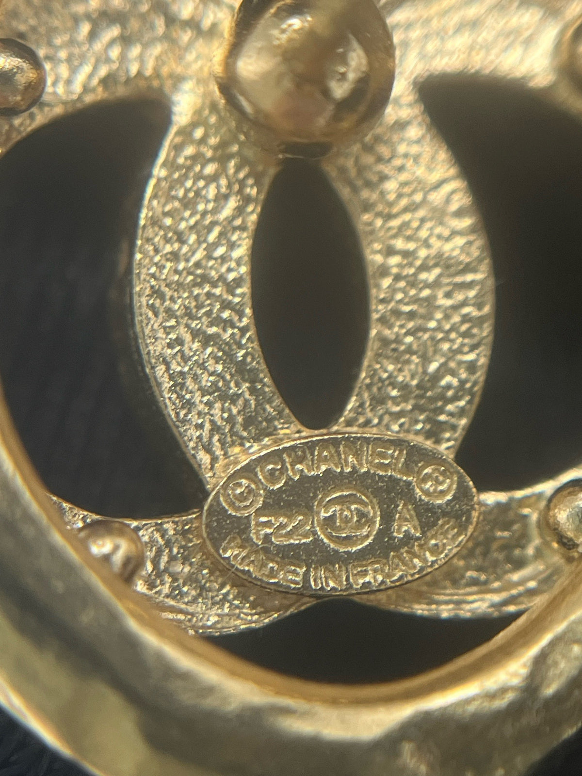 Chanel - Other - Gold-tone metal with clear crystal embellishments - Gold - (One size)