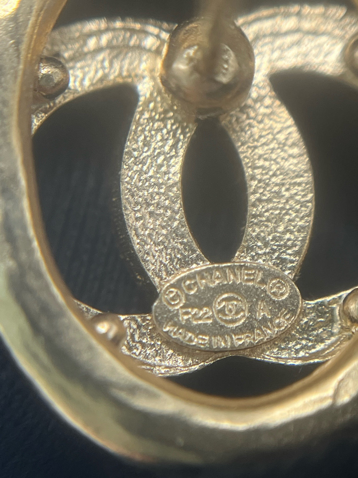 Chanel - Other - Gold-tone metal with clear crystal embellishments - Gold - (One size)