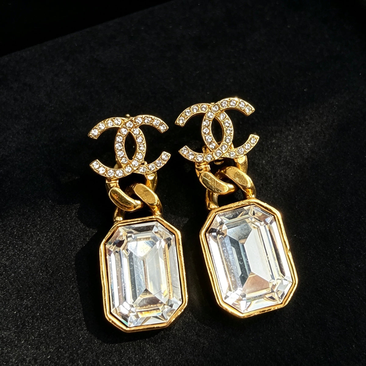 Chanel - Other - Gold-tone metal with clear faceted glass embellishments - Gold