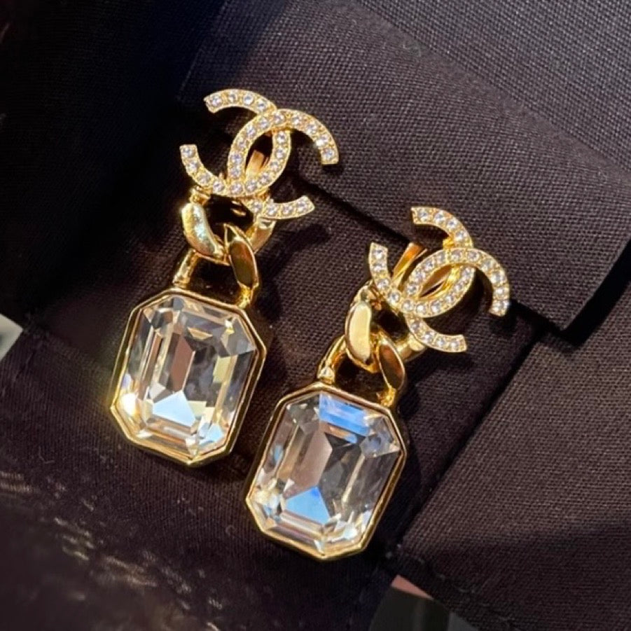 Chanel - Other - Gold-tone metal with clear faceted glass embellishments - Gold