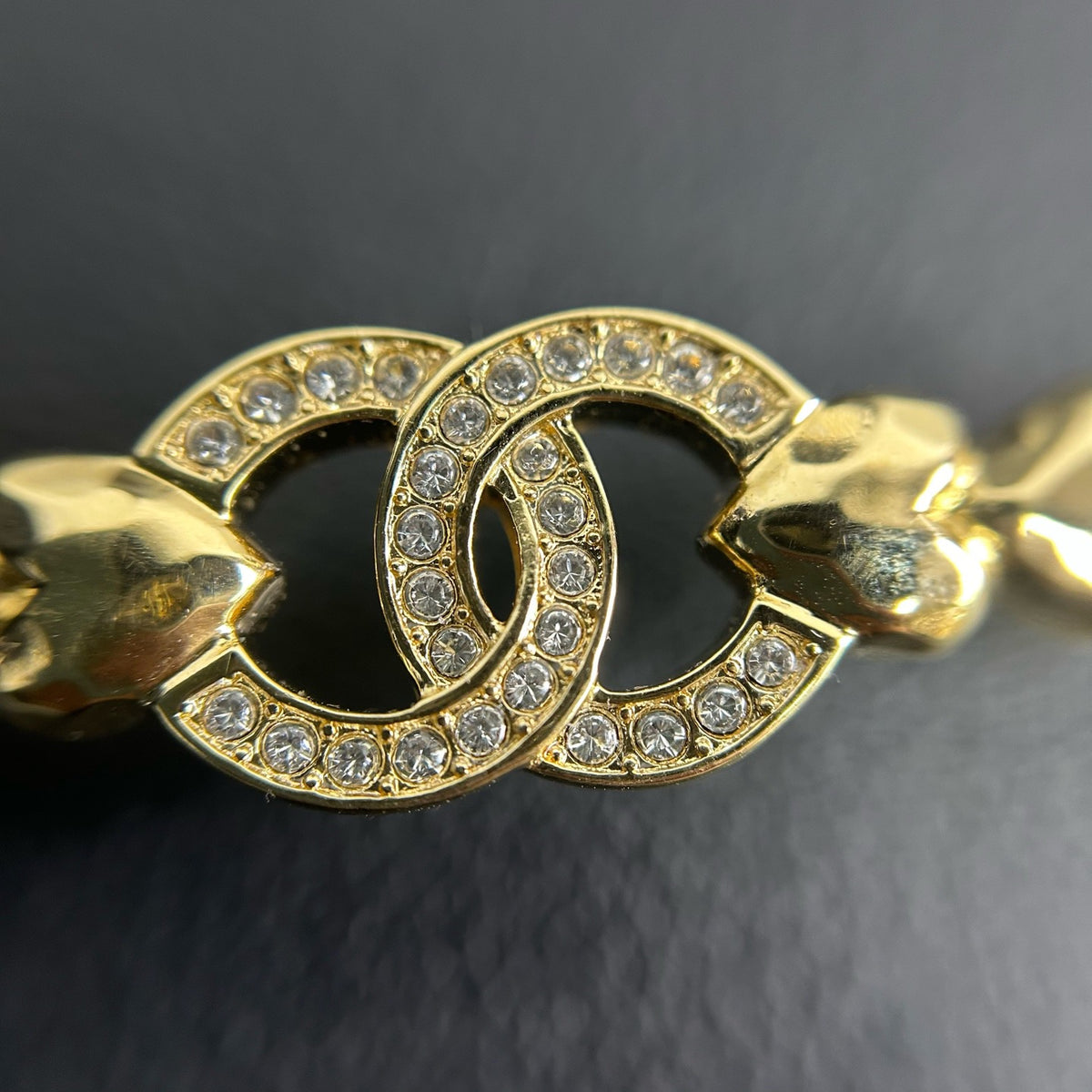 Chanel - Other - Gold-tone metal with clear glass crystals - Gold