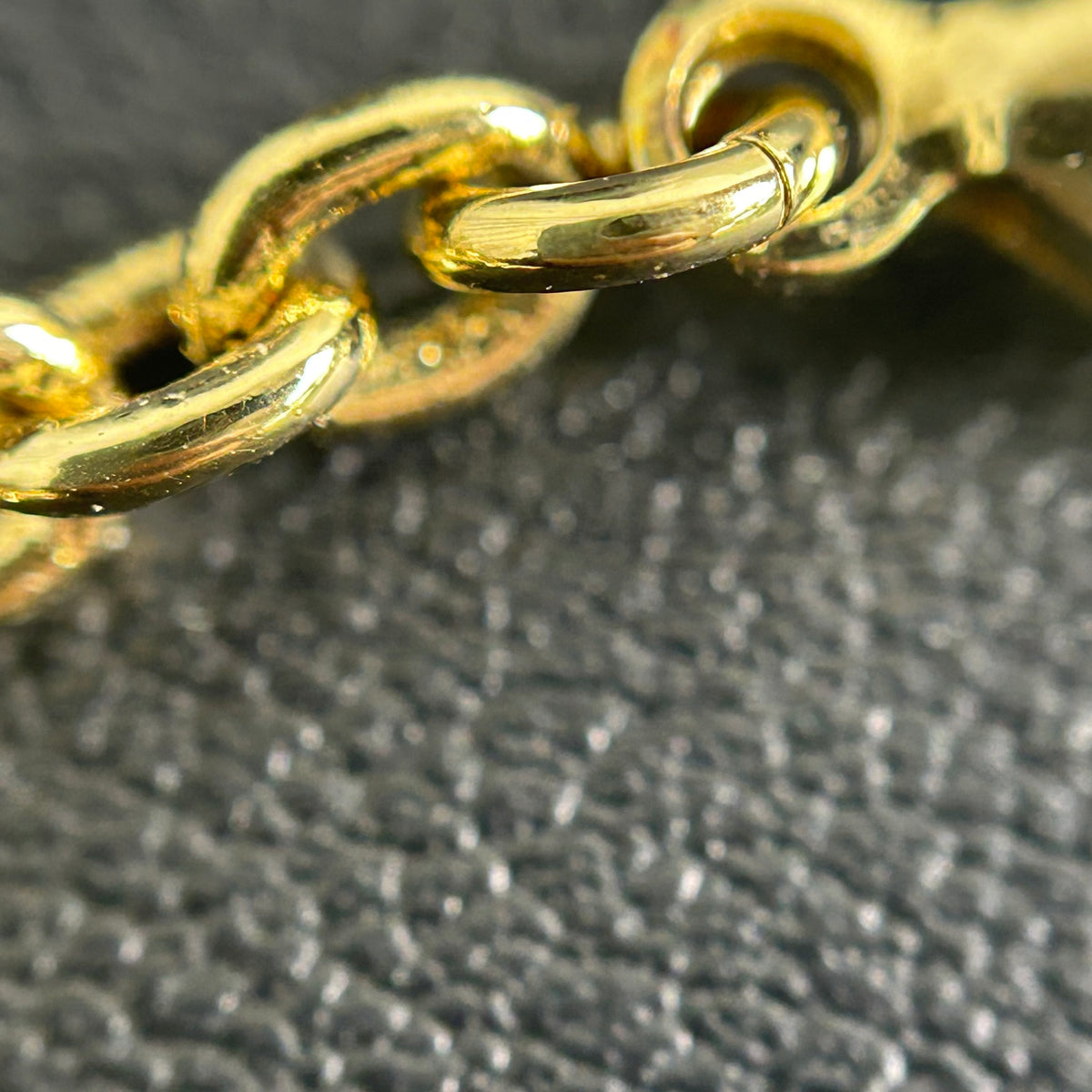 Chanel - Other - Gold-tone metal with clear glass crystals - Gold