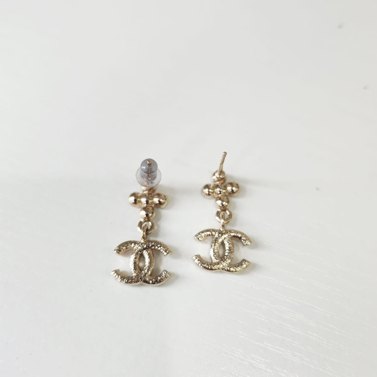 Chanel - Other - Gold-tone metal with clear glass stones - Gold