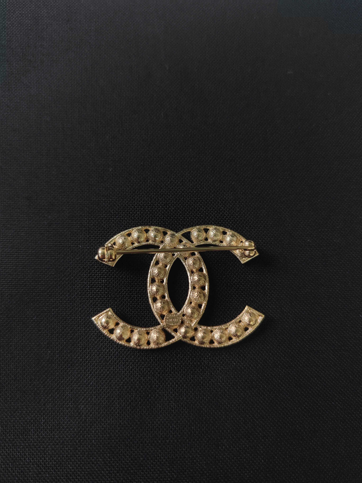 Chanel - Other - Gold-tone metal with clear rhinestone stones - Gold