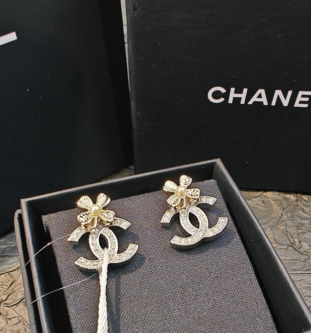 Chanel - Other - Gold-tone metal with clear rhinestones and a faux pearl detail - Gold