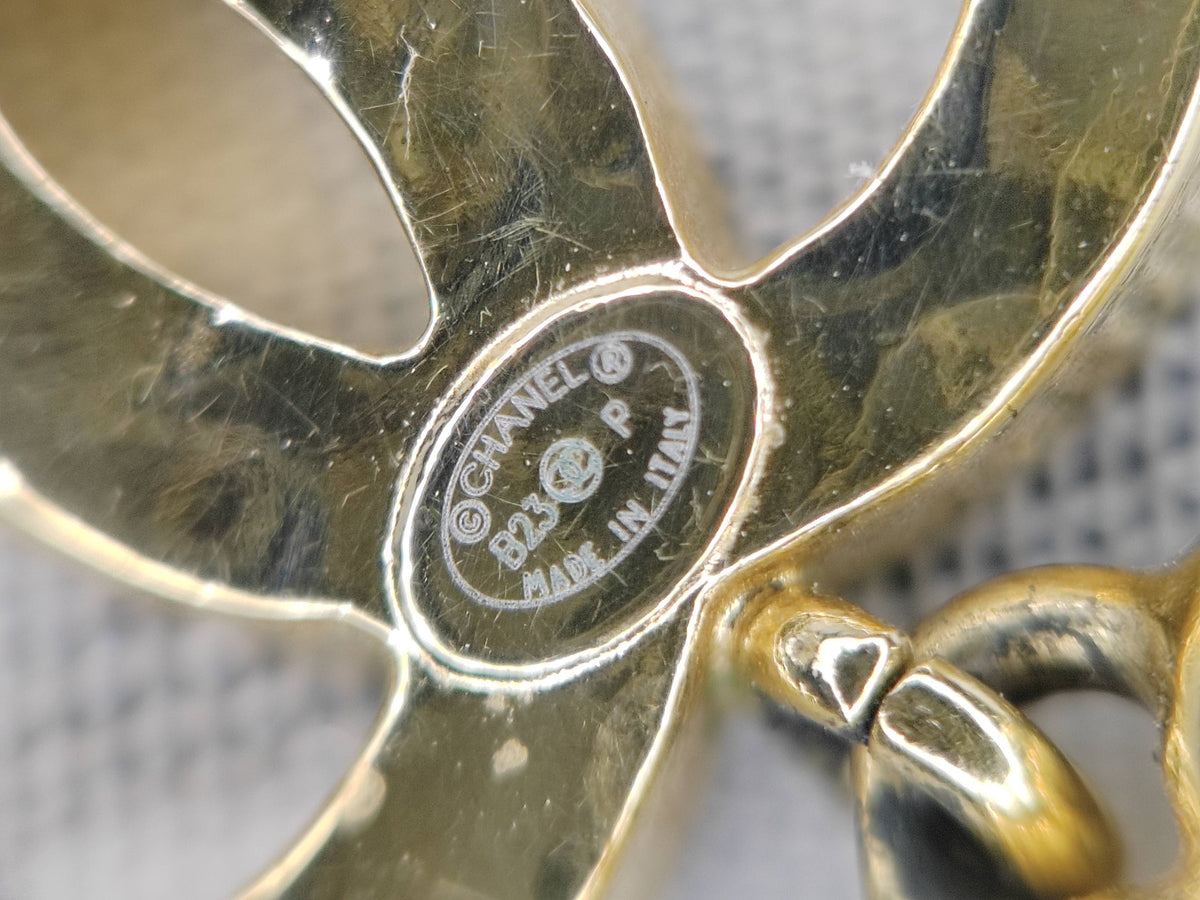 Chanel - Other - Gold-tone metal with clear rhinestones - Gold