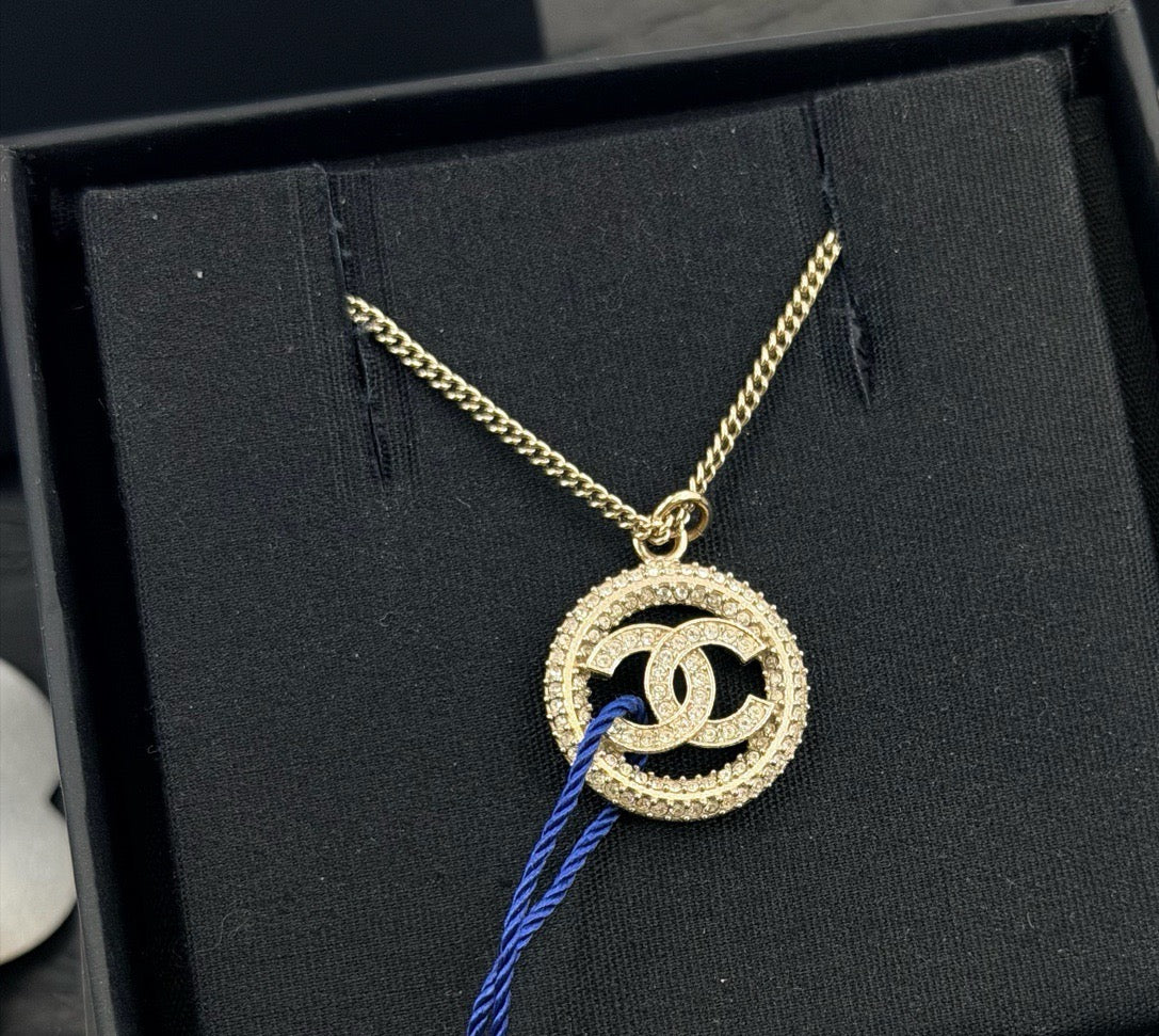 Chanel - Other - Gold-tone metal with clear stone embellishments - Gold - (23 cm)