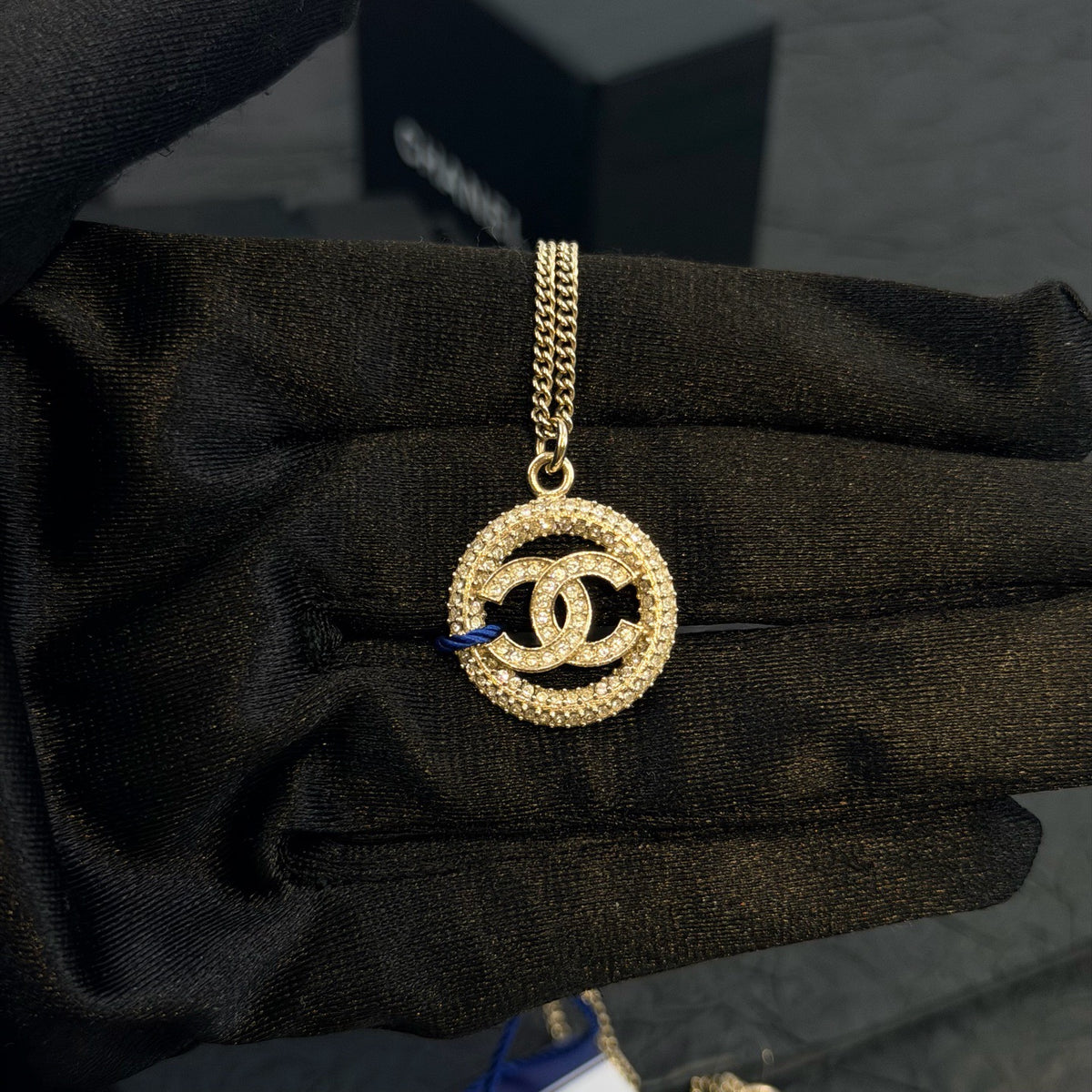 Chanel - Other - Gold-tone metal with clear stone embellishments - Gold - (23 cm)