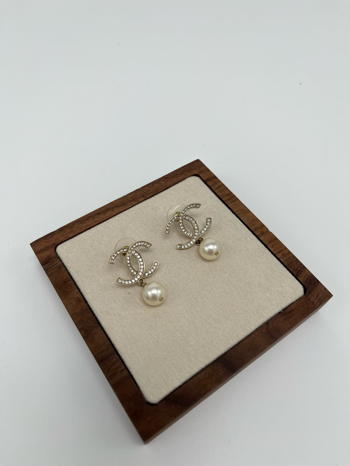 Chanel - Other - Gold-tone metal with crystal accents and faux pearl drops - Gold - (One size)