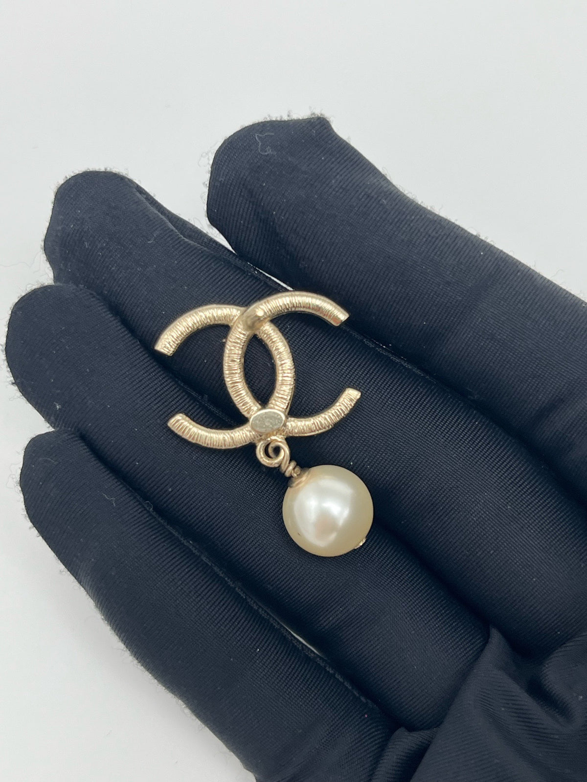Chanel - Other - Gold-tone metal with crystal accents and faux pearl drops - Gold - (One size)