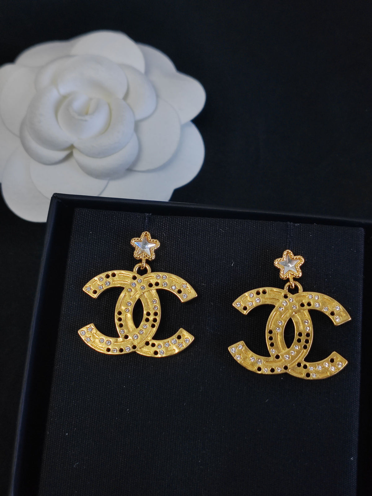 Chanel - Other - Gold-tone metal with crystal embellishments - Gold