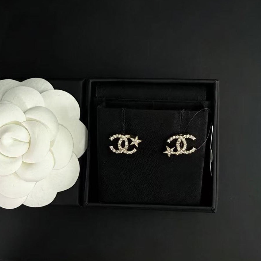 Chanel - Other - Gold-tone metal with crystal embellishments - Gold