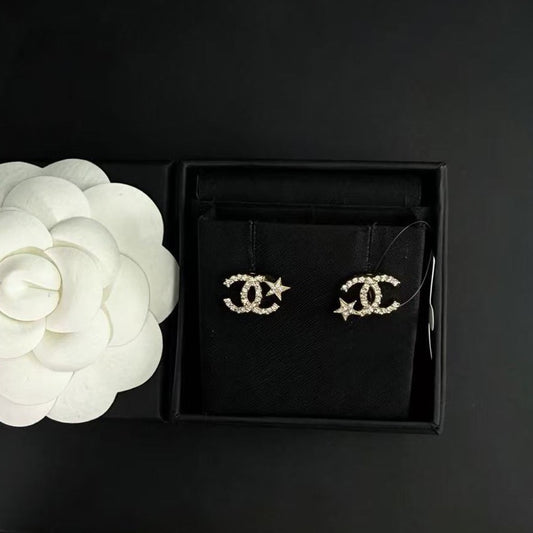 Chanel - Other - Gold-tone metal with crystal embellishments - Gold
