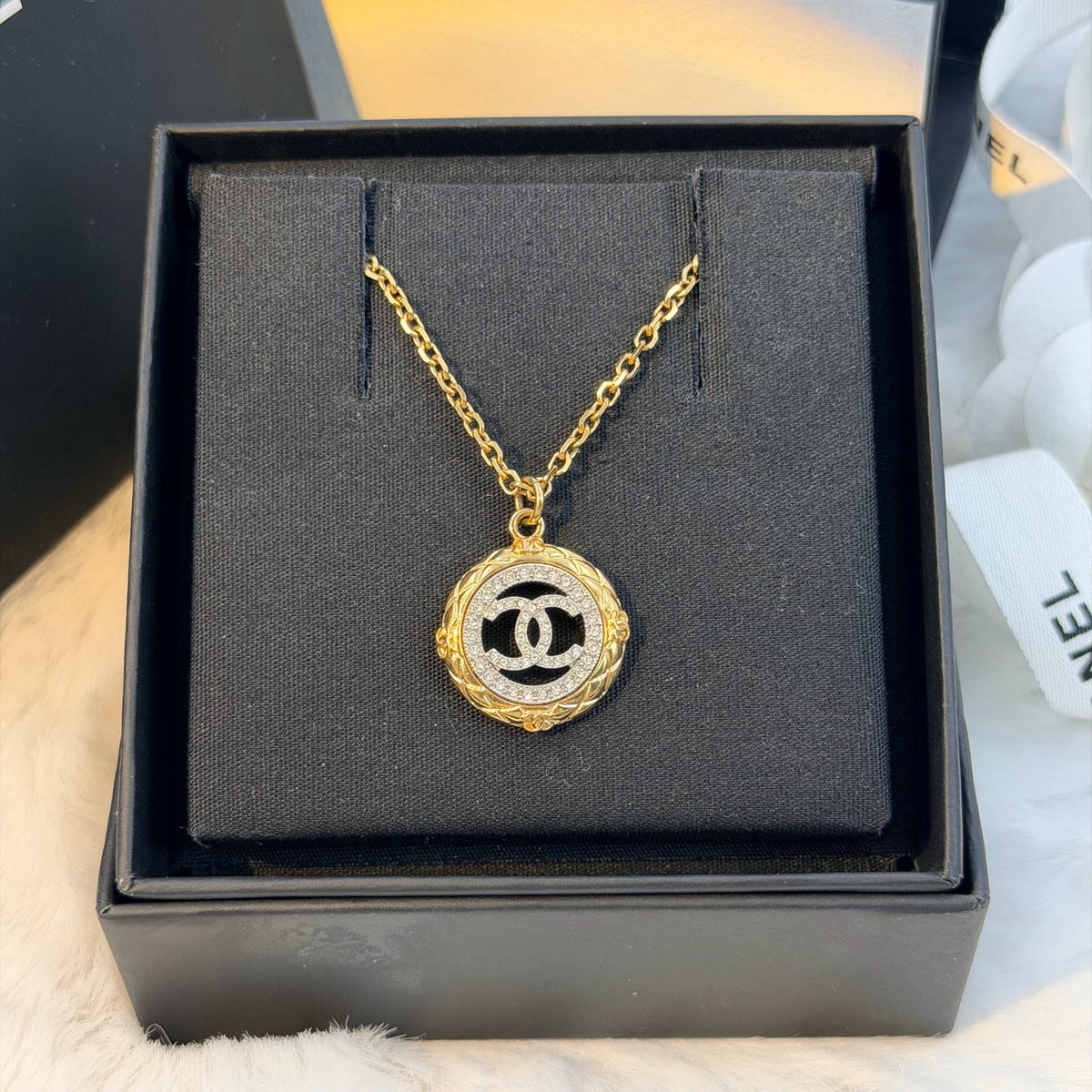 Chanel - Other - Gold-tone metal with crystal rhinestones and black enamel accents - Gold - (22 cm + 8 cm extension)